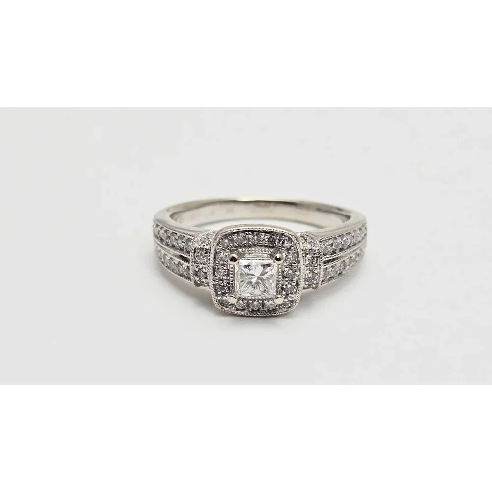 Elegant 14K Karat Solid White Gold Ladies Diamond Halo Engagement Ring Size 9.75